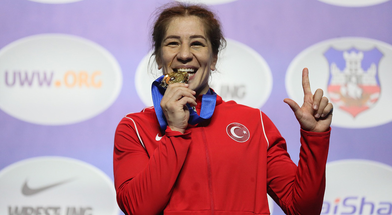 Yasemin Adar Dünya şampiyonu! Milli güreşçi Türk kadının gururu oldu, tarihe geçti Yasemin Adar Dünya şampiyonu! Milli güreşçi Türk kadının gururu oldu, tarihe geçti
