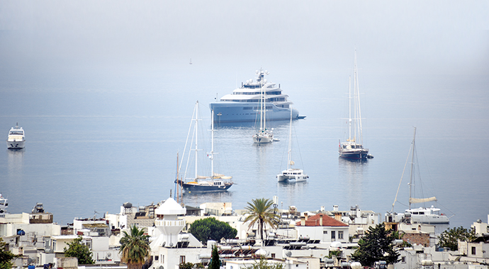 Milyarder ama cebinde akrep var!