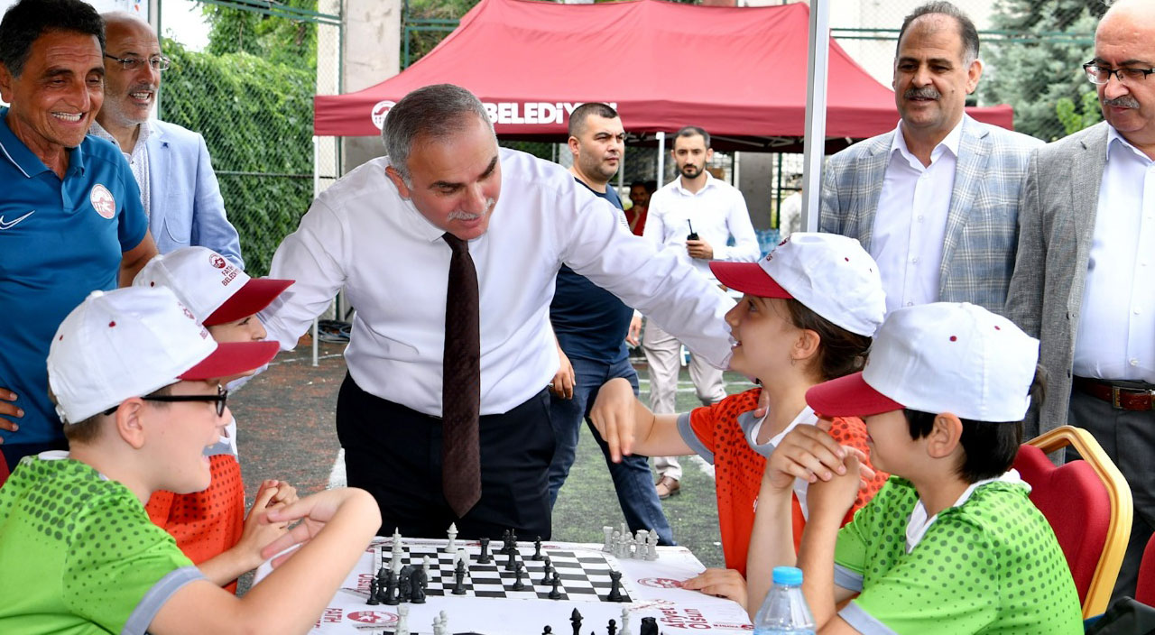 Fatih Belediyesi yaz okulları kayıtları başladı Fatih Belediyesi yaz okulları kayıtları başladı