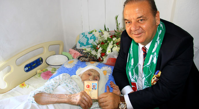 Türkiye'nin en yaşlı insanıydı! Hayatını kaybetti