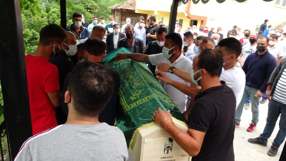 Gelinlik yerine kefen giydi