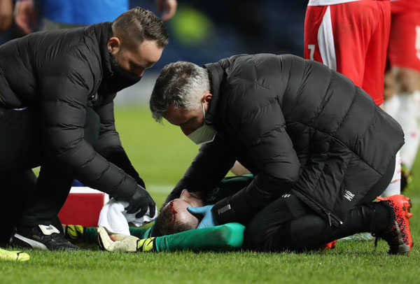 UEFA Avrupa Ligi'nde hastanelik eden faul