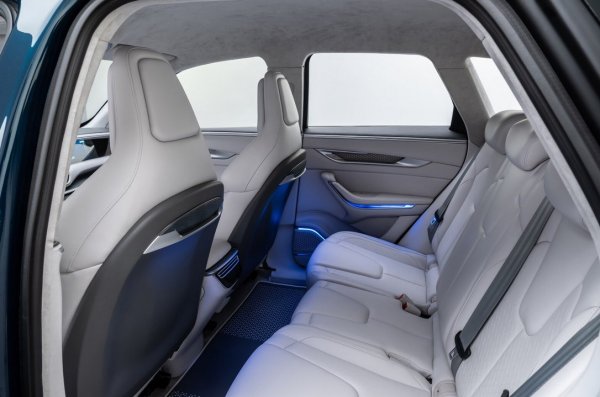 Türkiye yerli otomobiline kavuştu! İç dizaynı nefes kesti