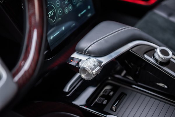 Türkiye yerli otomobiline kavuştu! İç dizaynı nefes kesti