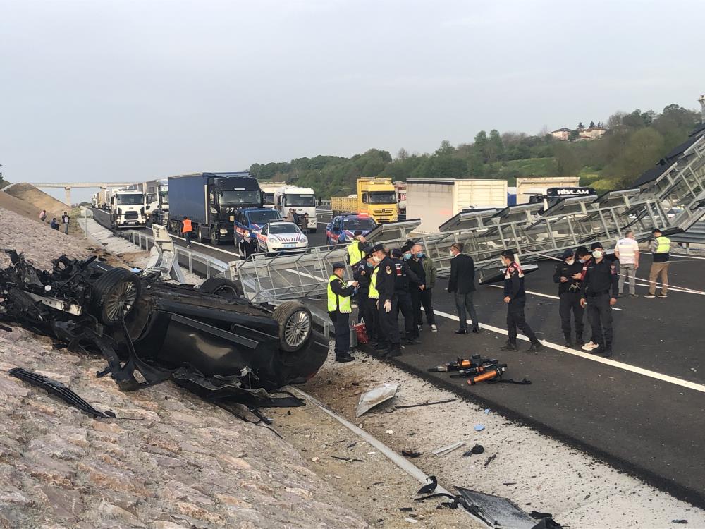 Kuzey Marmara Otoyolu’ndaki feci kaza: 4 ölü
