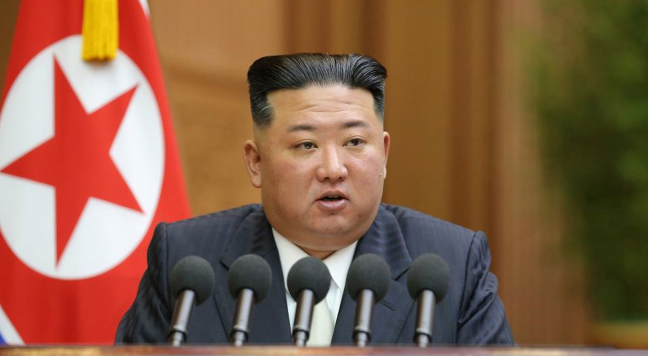 Kim Jong-Un geri adım atmıyor! Kuzey Kore’den korkutan nükleer saldırı adımı: Orduya yetki verdi Kim Jong-Un geri adım atmıyor! Kuzey Kore’den korkutan nükleer saldırı adımı: Orduya yetki verdi