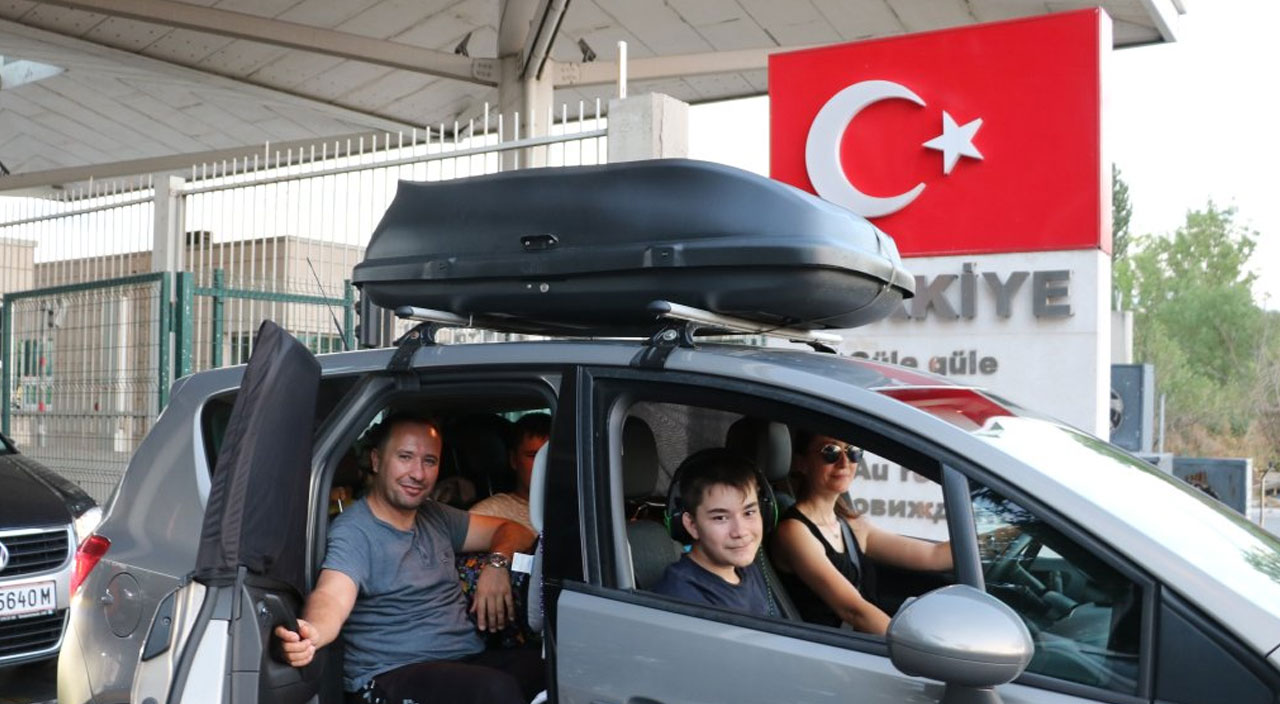 Gurbetçiler dönüş yolu hüznü: “Ülkemizdeki son nefesimiz”