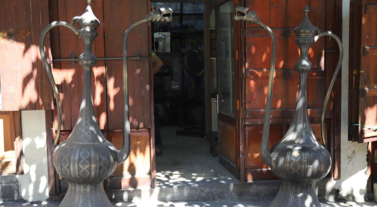 Uzunlukları insan boyunu aşıyor… Ev fiyatına satıyorlar, çifti 500 bin TL!