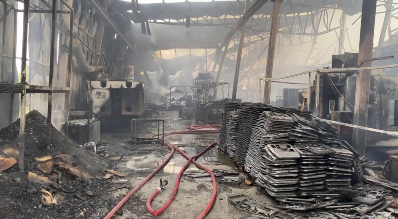 Şile'de yangın: Fabrika küle döndü