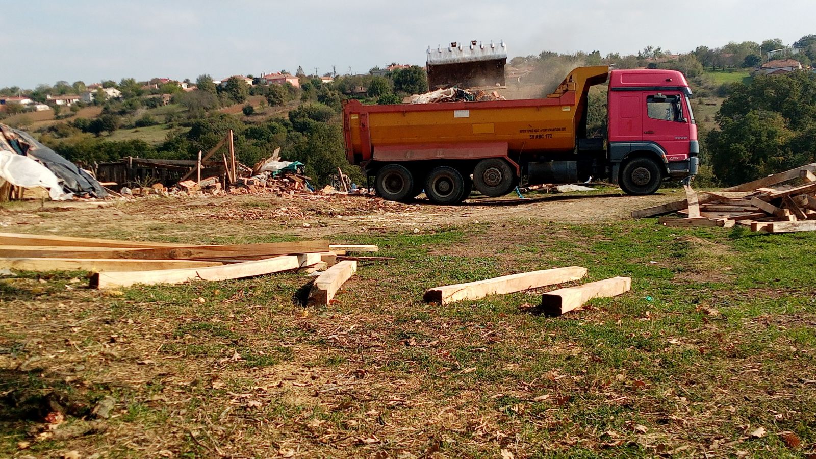 70 yaşındaki kadın yıkım kararını duyunca yere kapanıp ağladı