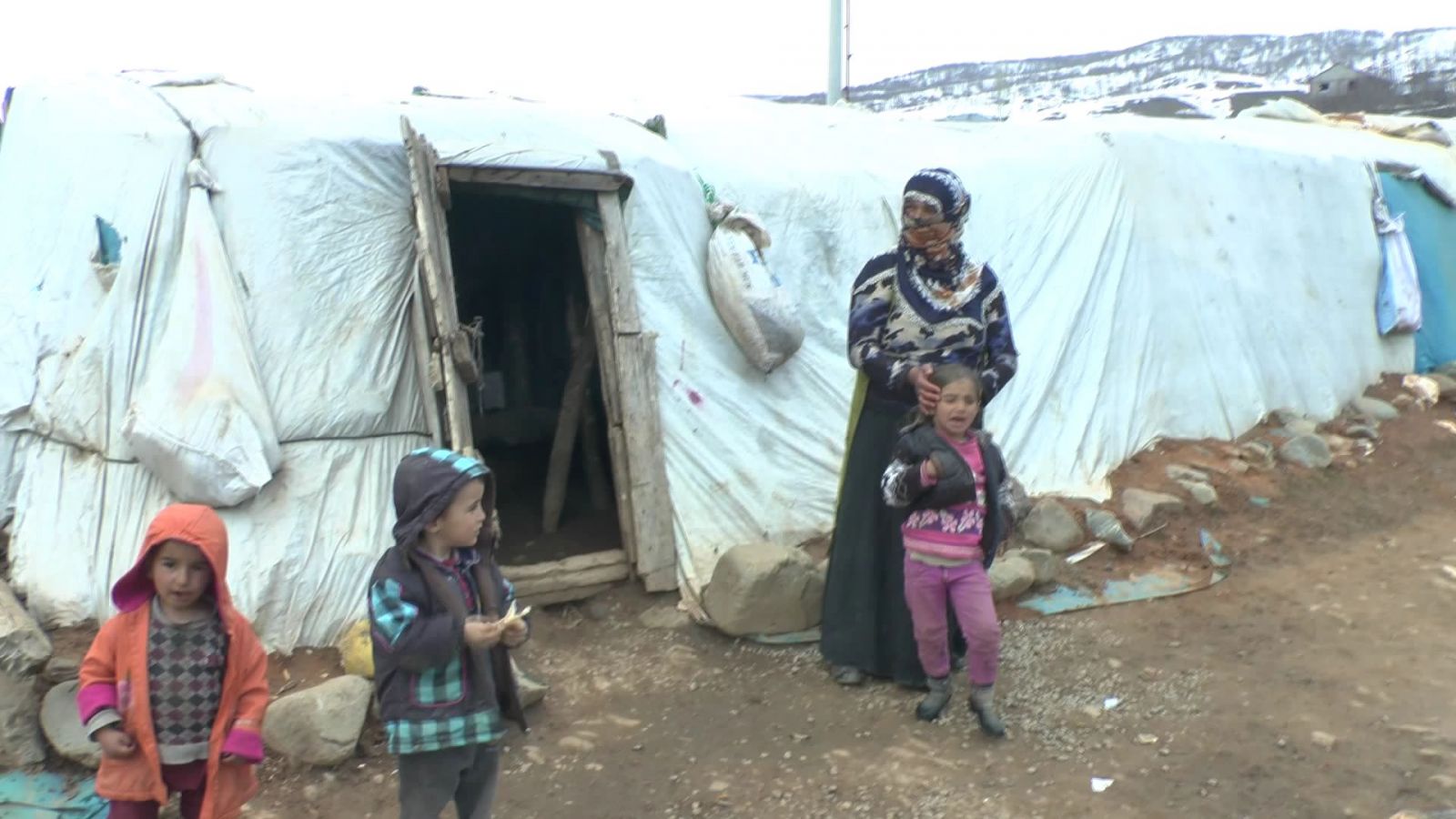 21 yıldır gelin geldiği çadırda yaşıyor