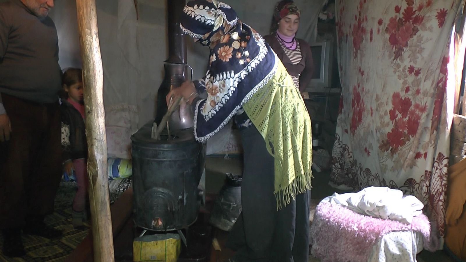 21 yıldır gelin geldiği çadırda yaşıyor