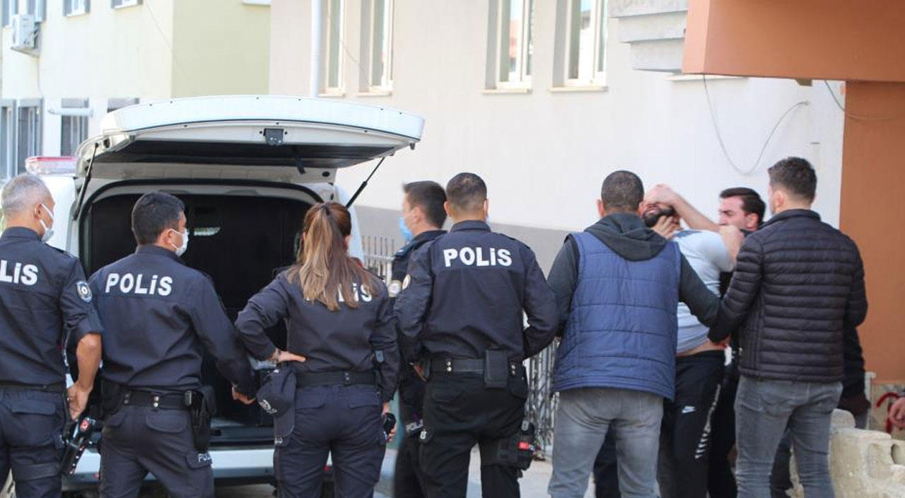 Denizli'de bir şahıs hamile eşi ve iki çocuğunu rehin aldı