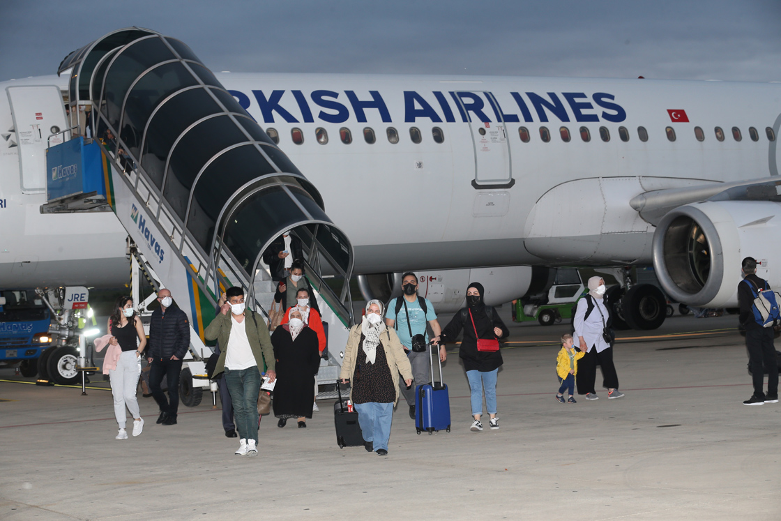 Denizin üzerindeki havalimanından 5 milyon yolcu yararlandı