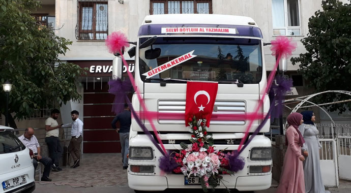 Yozgat’tan Ankara’ya gelin almaya tır ile gittiler