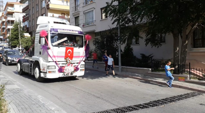 Yozgat’tan Ankara’ya gelin almaya tır ile gittiler