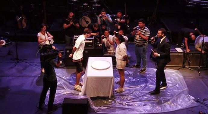 Yoğurt yiyerek çeyrek altın kazandı