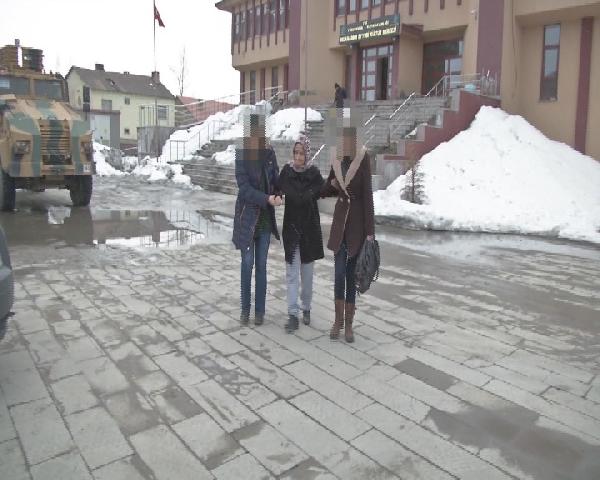 Yüsekova'da emniyet müdürlüğü binası ile öğretmenevine havanlı, roketatarlı saldırı!