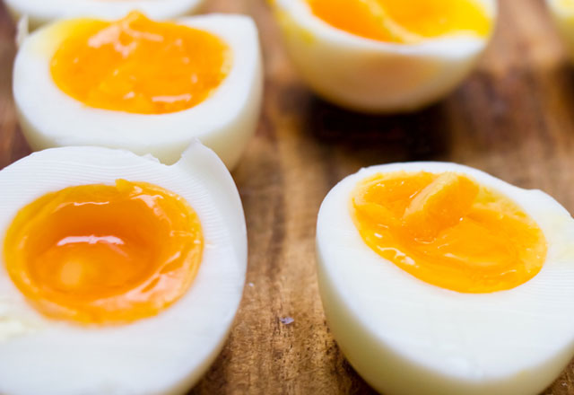 Yumurta nasıl haşlanır? Yumurta haşlama kaç dakika sürer ve pişirme yöntemleri...
