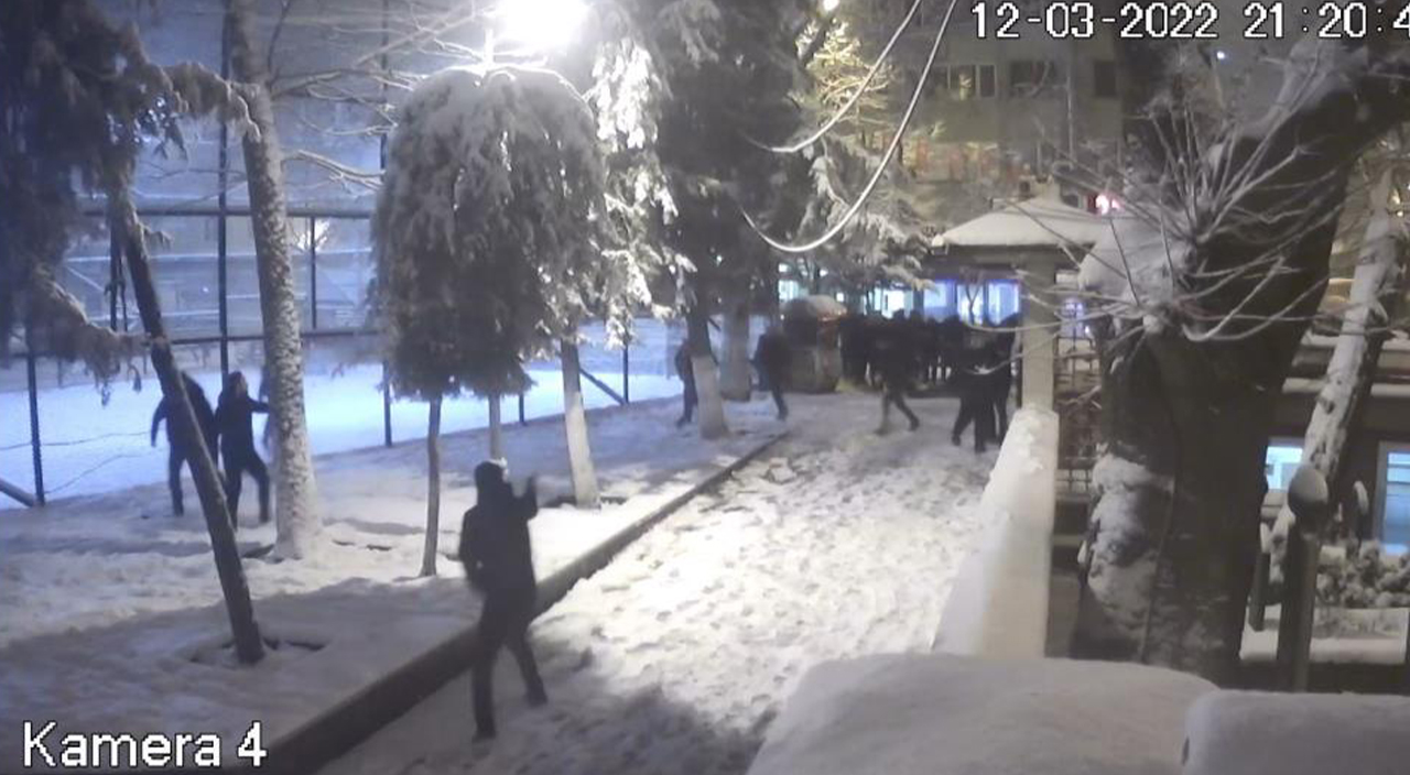 Kartopu savaşında silahlar konuştu: 6 yaralı