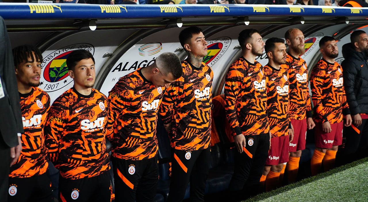 Son sekiz maçta 7. galibiyet! Dev derbiden Fenerbahçe galip ayrıldı