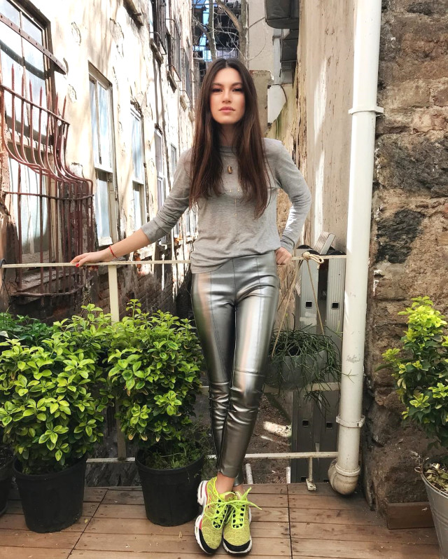 Arka Sokaklar'ın Zeliş'i sosyal medyayı sallıyor