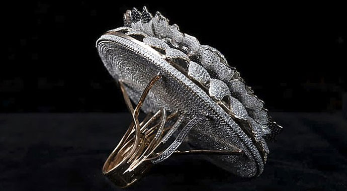 Yüzük, 12.638 elmasla Guinness Rekorlar Kitabı’nda