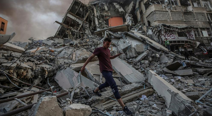 Gazze bombardıman altında: İşgalci İsrail saldırılarını sürdürüyor