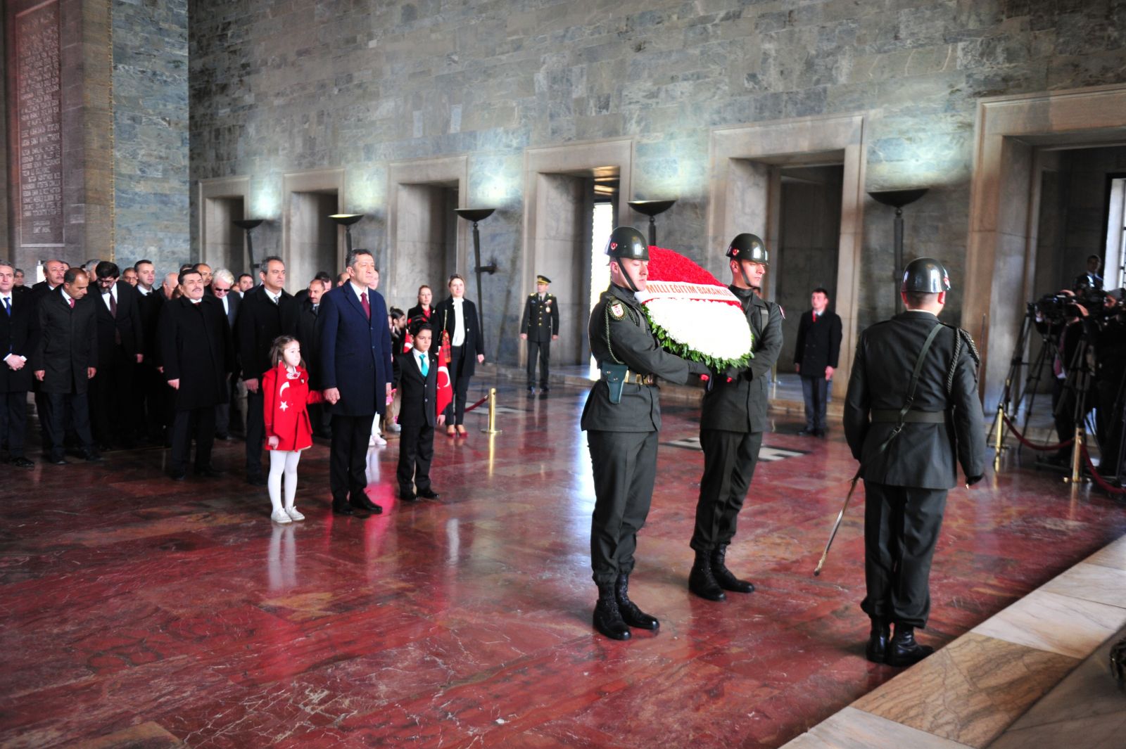 Devlet erkanı Anıtkabir'de buluştu