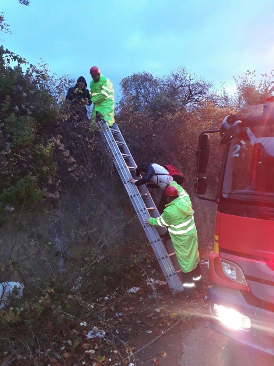 Ormanda mahsur kalan öğrenciler kurtarıldı