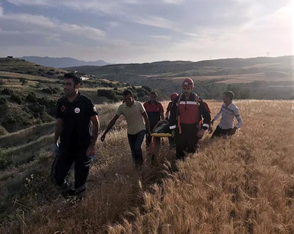 Metrelerce yukarıdan düştü! İtfaiye ekipleri zor kurtardı
