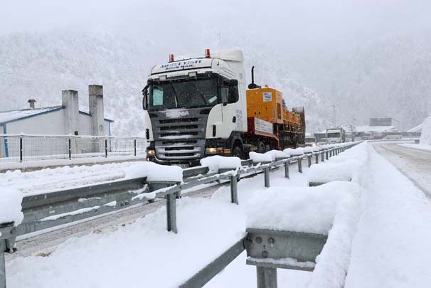 Zigana Dağı Geçidi'nde kar korkusu