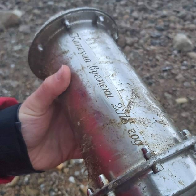 Kuzey Kutbu’nda buzlara gömüldü: Zaman kapsülü 2 sene sonra 4.000 km uzakta İrlanda’da bulundu