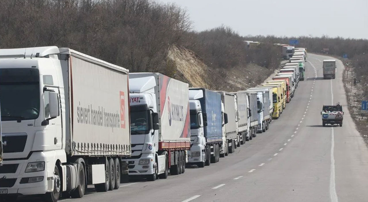 Hamzabeyli Sınır Kapısı’nda sıra çilesi: 22 kilometrelik TIR kuyruğu oluştu