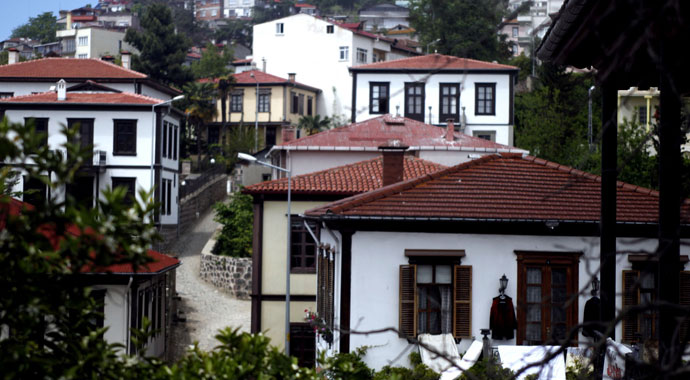 Fransa'dan fındık karşılığında alınan malzemeler ile yapılan şehir: Zeytinlik