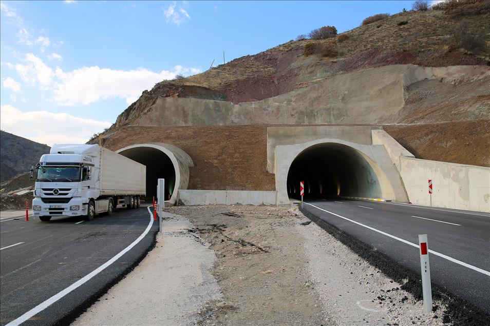 Yeni Zigana Tüneli kazılıyor