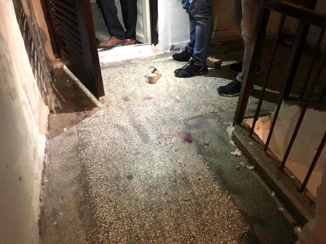 Zil çalınca kapı dürbününden bakan kadın, pompalı tüfekle gözünden vuruldu