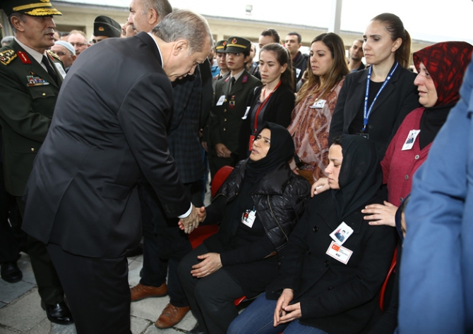 Devletin zirvesi şehit cenazesinde