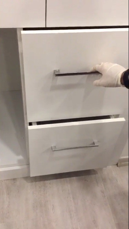 Çekmecenin gizli bölmesinden 7 bomba çıktı