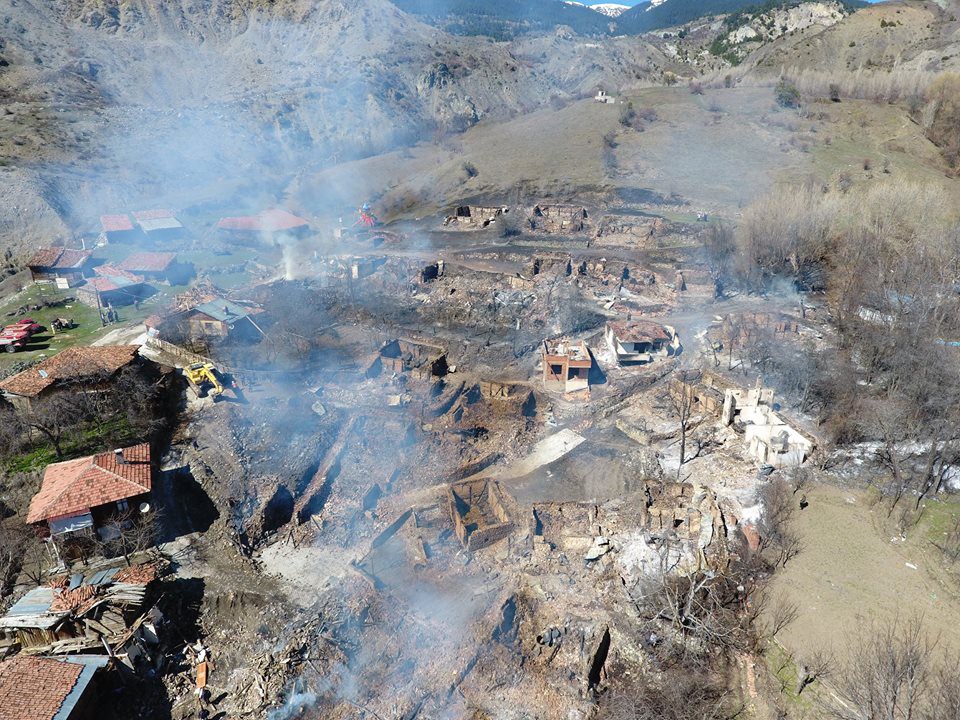 Çankırı'da küle dönen köy havadan böyle görüntülendi