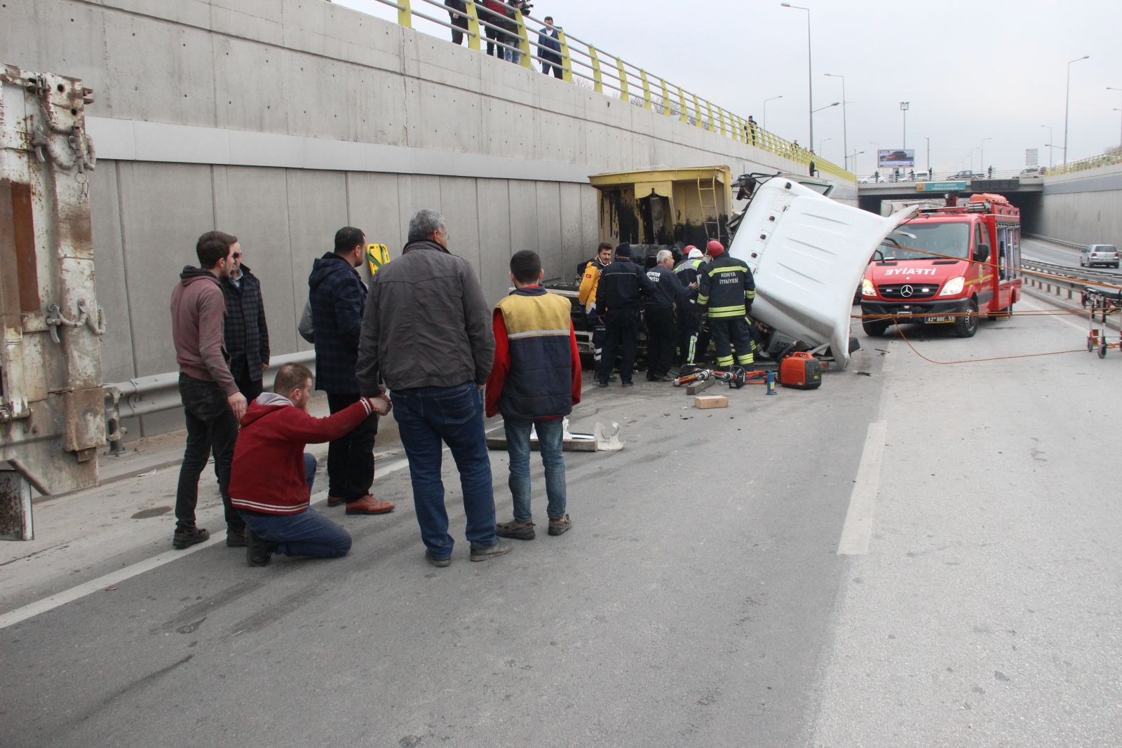 Konya'da kaza: Ağabeyinin kurtarılışını çaresizce izledi