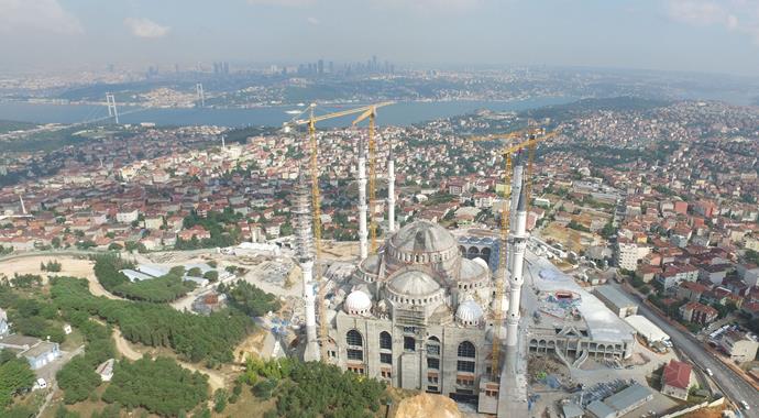 Cumhuriyet tarihin en büyük camisi Kadir Gecesi'nde ibadete açılıyor