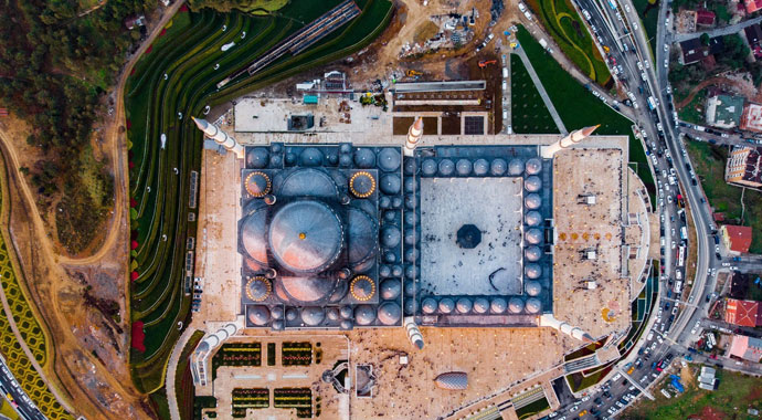 Çamlıca Camii görüntüsüyle İstanbul’u süslüyor