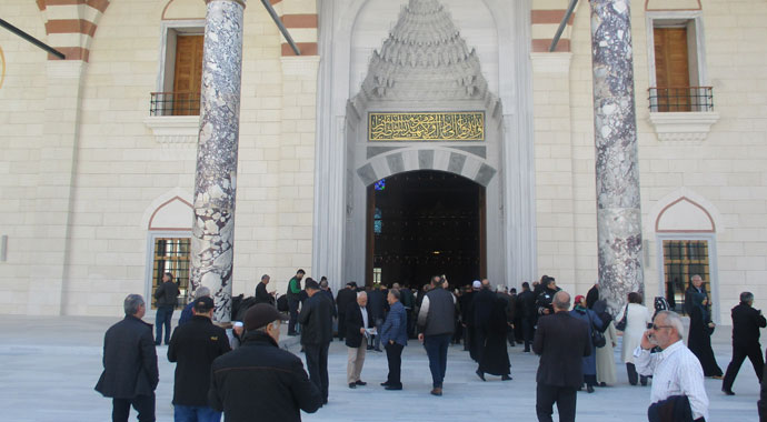 Çamlıca Camisi'ndeki ilk cuma namazı havadan görüntülendi