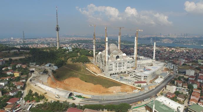 Cumhuriyet tarihin en büyük camisi Kadir Gecesi'nde ibadete açılıyor