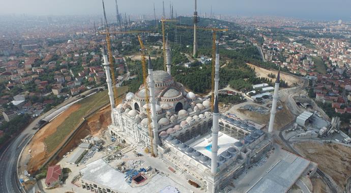 Cumhuriyet tarihin en büyük camisi Kadir Gecesi'nde ibadete açılıyor