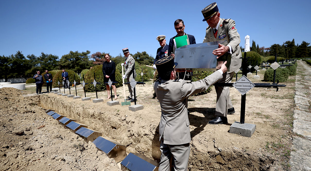 107 yıl sonra bulundu, sadece birinin kimliği tespit edilebildi: 17 Fransız askerin kemikleri nakledildi