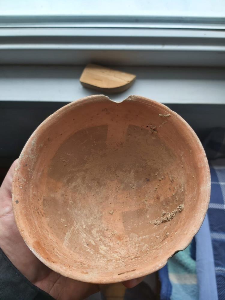 Köyün çeşmesini tamir ederken, buldukları ile şaşkına döndü