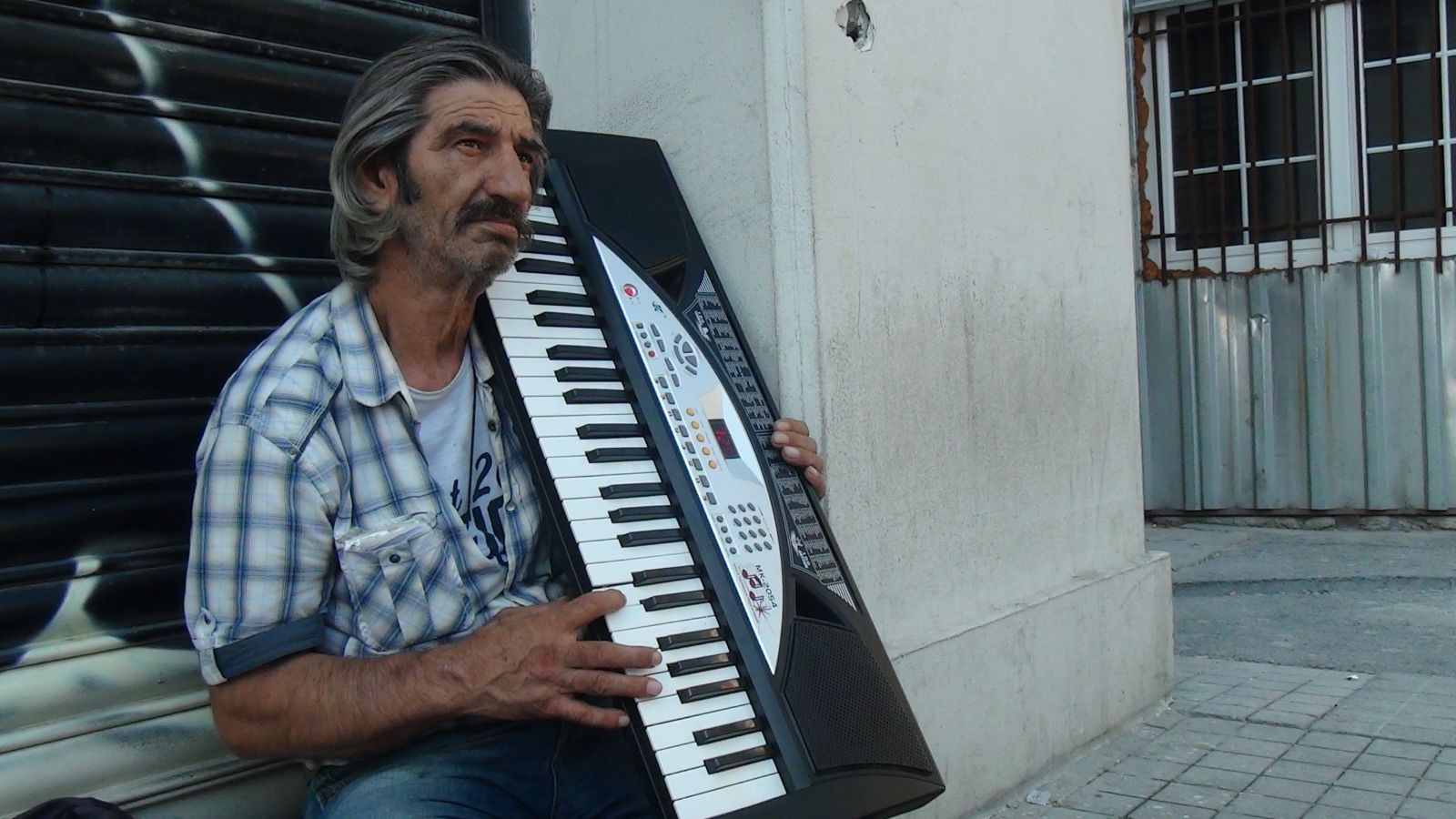 Yeşilçam’ın emektar figüranın son hali yürekleri burktu