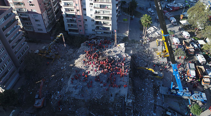 Deprem enkazından 33 saat sonra kurtarılan Ahmet Çitim, kapıyla hayat tutundu